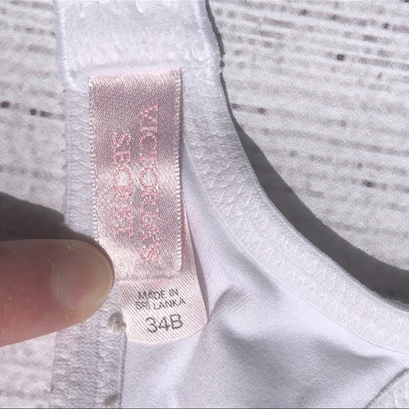 Bundle of VS bras - Picture 4 of 6